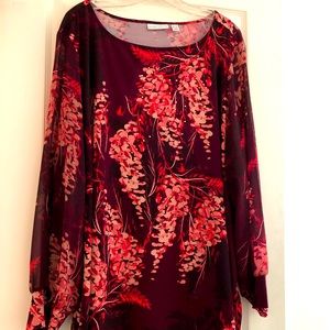 Top with cuffed long sleeve tunic